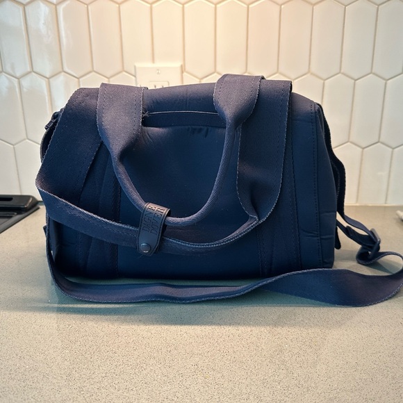 Danger Dover LANDON NEOPRENE CARRYALL BAG Small Navy - Picture 5 of 10